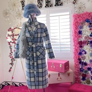 𝑳𝒊𝒈𝒉𝒕 𝑩𝒍𝒖𝒆, 𝑾𝒉𝒊𝒕𝒆, 𝑮𝒓𝒆𝒚 𝑷𝒍𝒂𝒊𝒅 𝑾𝒐𝒐𝒍 𝑪𝒐𝒂𝒕